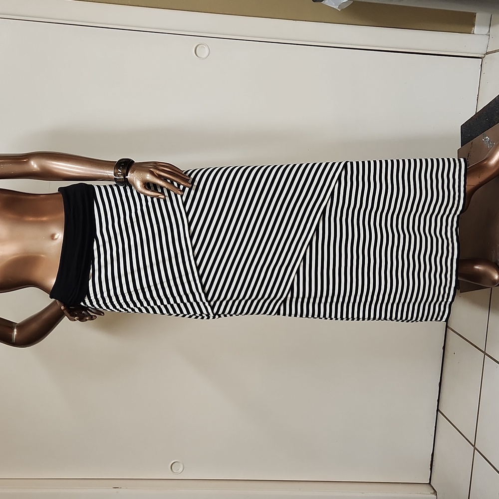 Max Edition Slimming Stripe Maxi Skirt
